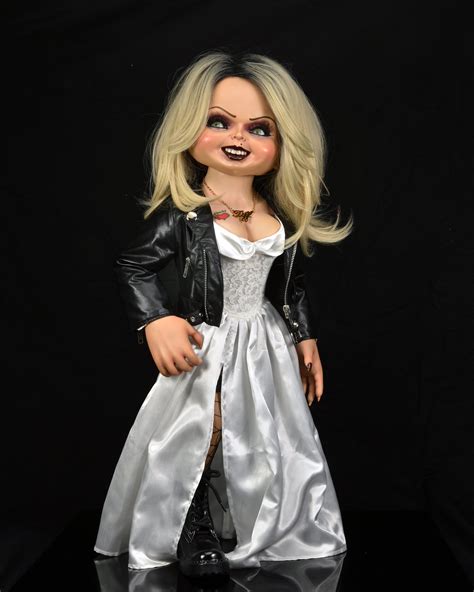 bride of chucky tiffany life-size replica by neca reviews|neca bride of chucky unboxing.